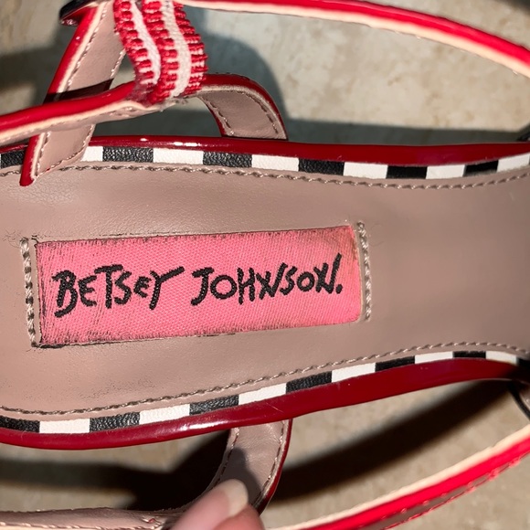 BETSY JOHNSON Slingbacks, black white polka dot vamp, big bow, red heel. 6.5 EUC - Picture 7 of 11